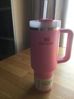 NWT Stanley 40 OZ The Flowstate Quencher H2.0 Tumbler pink in color